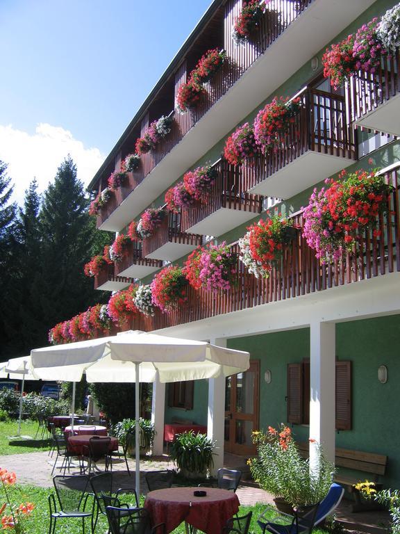 Albergo Monteverde Lavarone Exterior foto